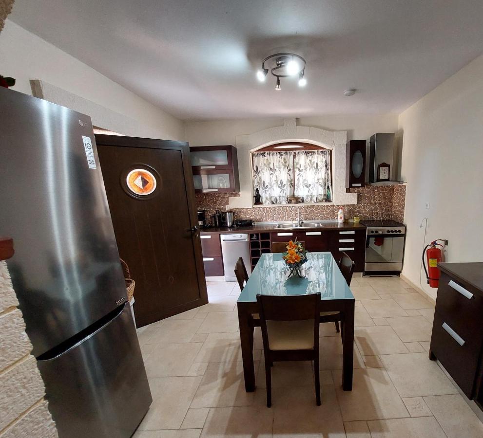 Neriana - Garden Paradise Villa