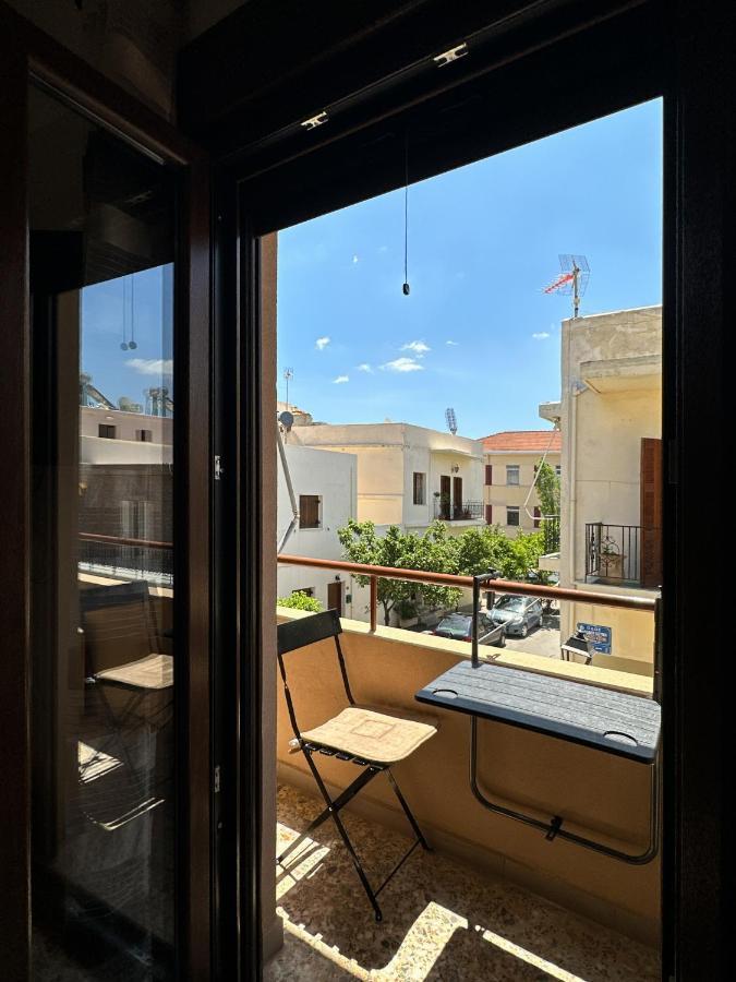 Kostas House