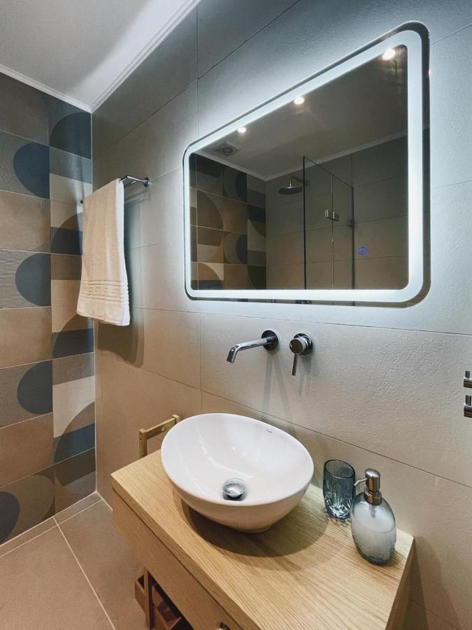 Urban Hive Chania, Your Basecamp - Fiber Wifi Chania (Crete)