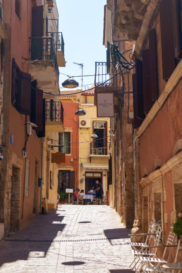 Destino Overlooking The Venetian Port Of Chania Apartment