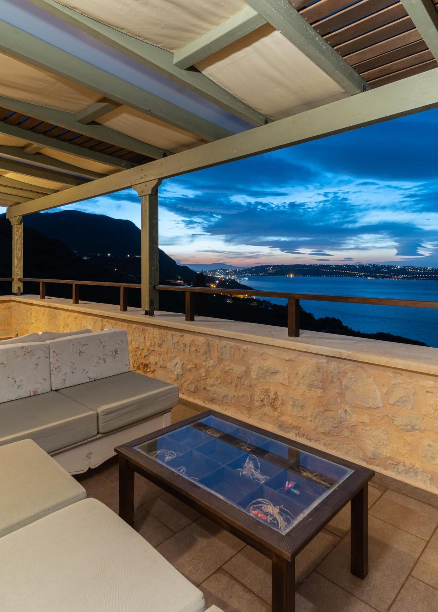 Villa Your-villa, In Crete Chania (Crete)