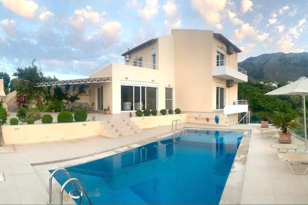 Vuna - Heated Pool -sea View Villa