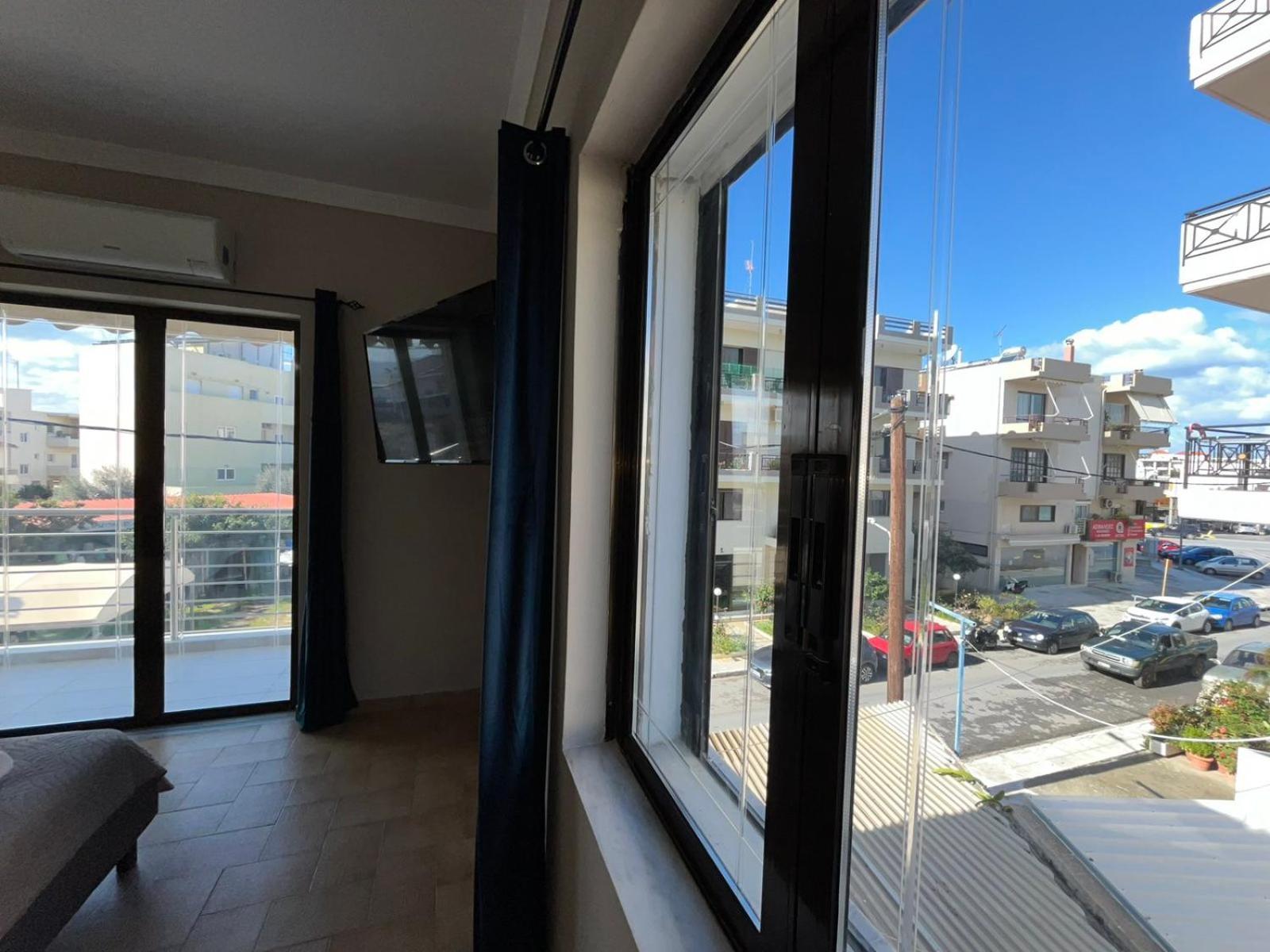 Modern αpt 500m From The Beach. Appartement