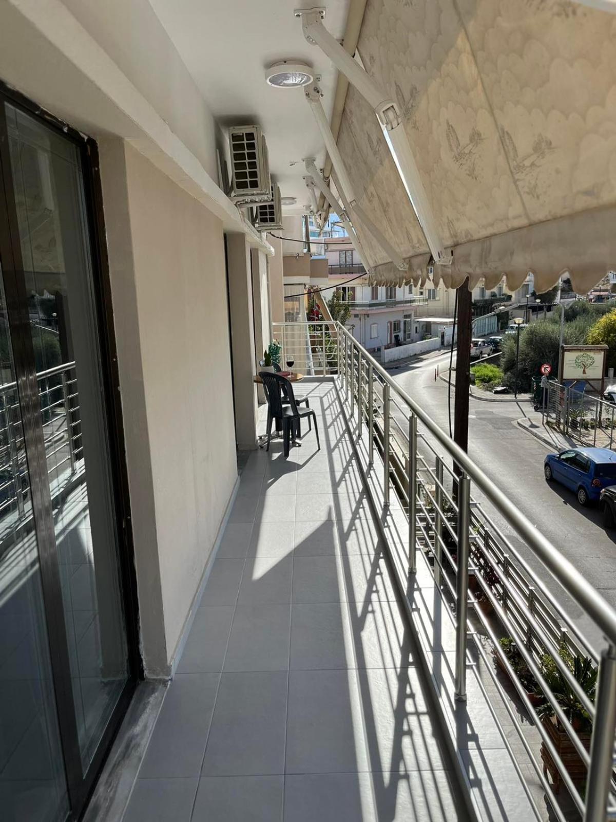 Modern αpt 500m From The Beach. Appartement Chania (Crete)