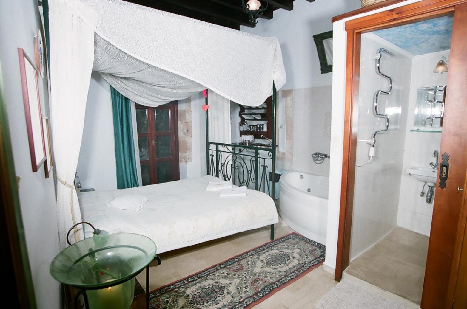 Ifigenia Lux Maisonette In Oldtown And In Theriso Vilage 14 Km Outside Of Chania * Chania (Crete)