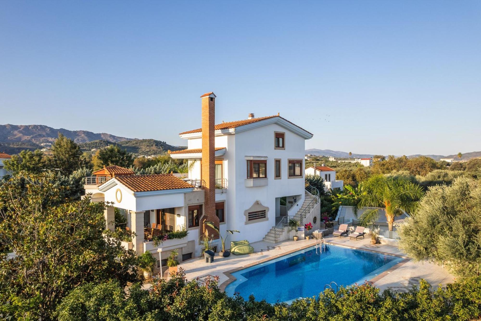 Nikis Villa