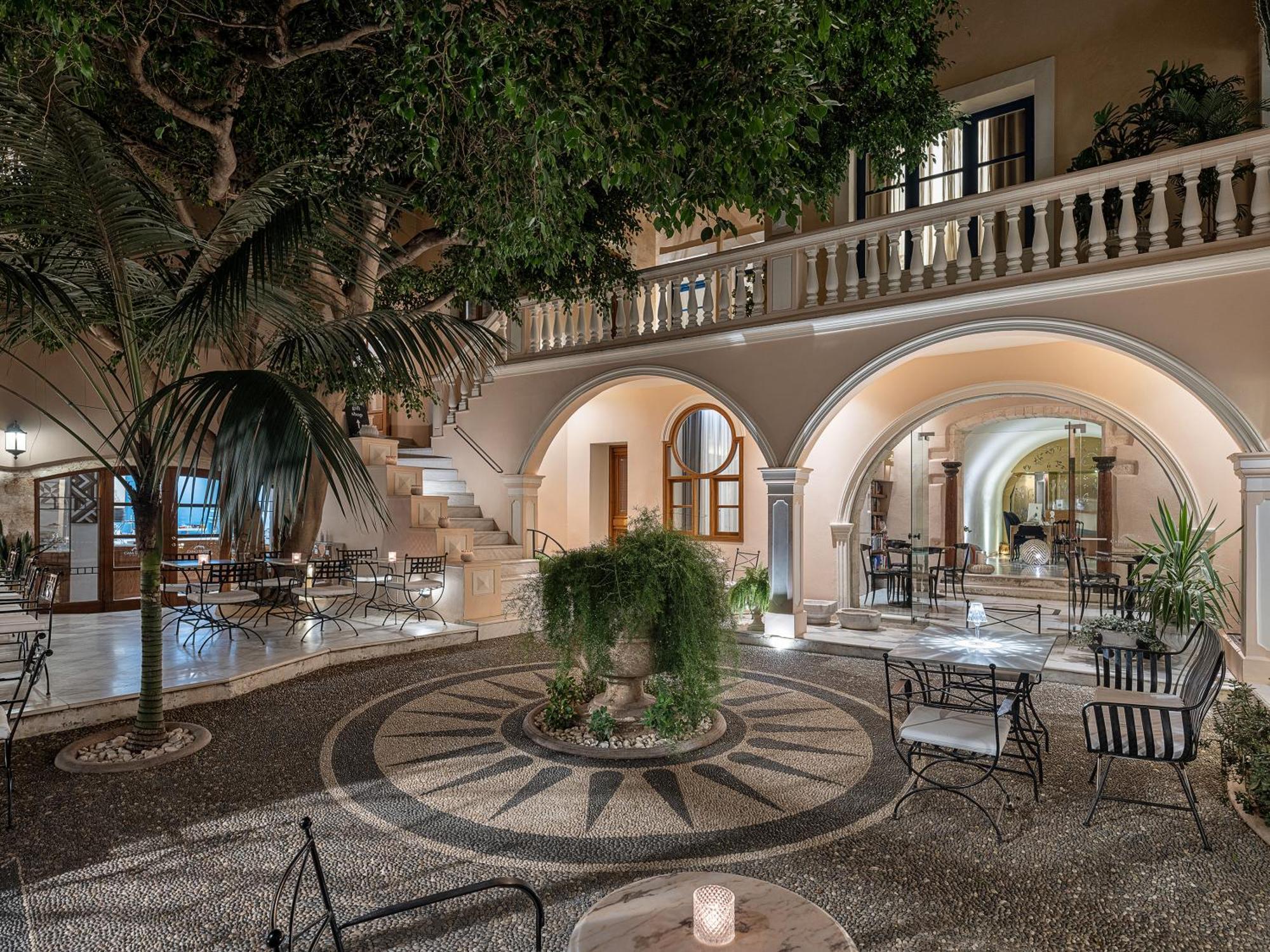 Casa Delfino & 5* Chania (Crete)