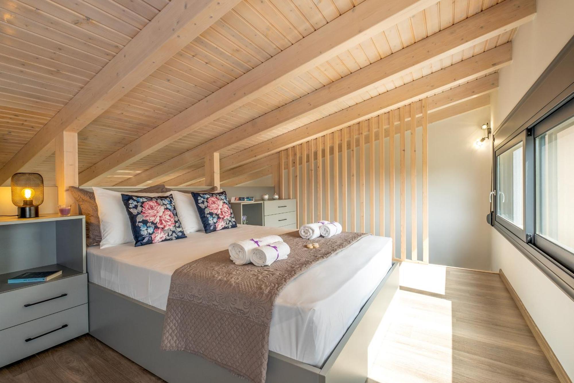 Artemis A&b Villa *