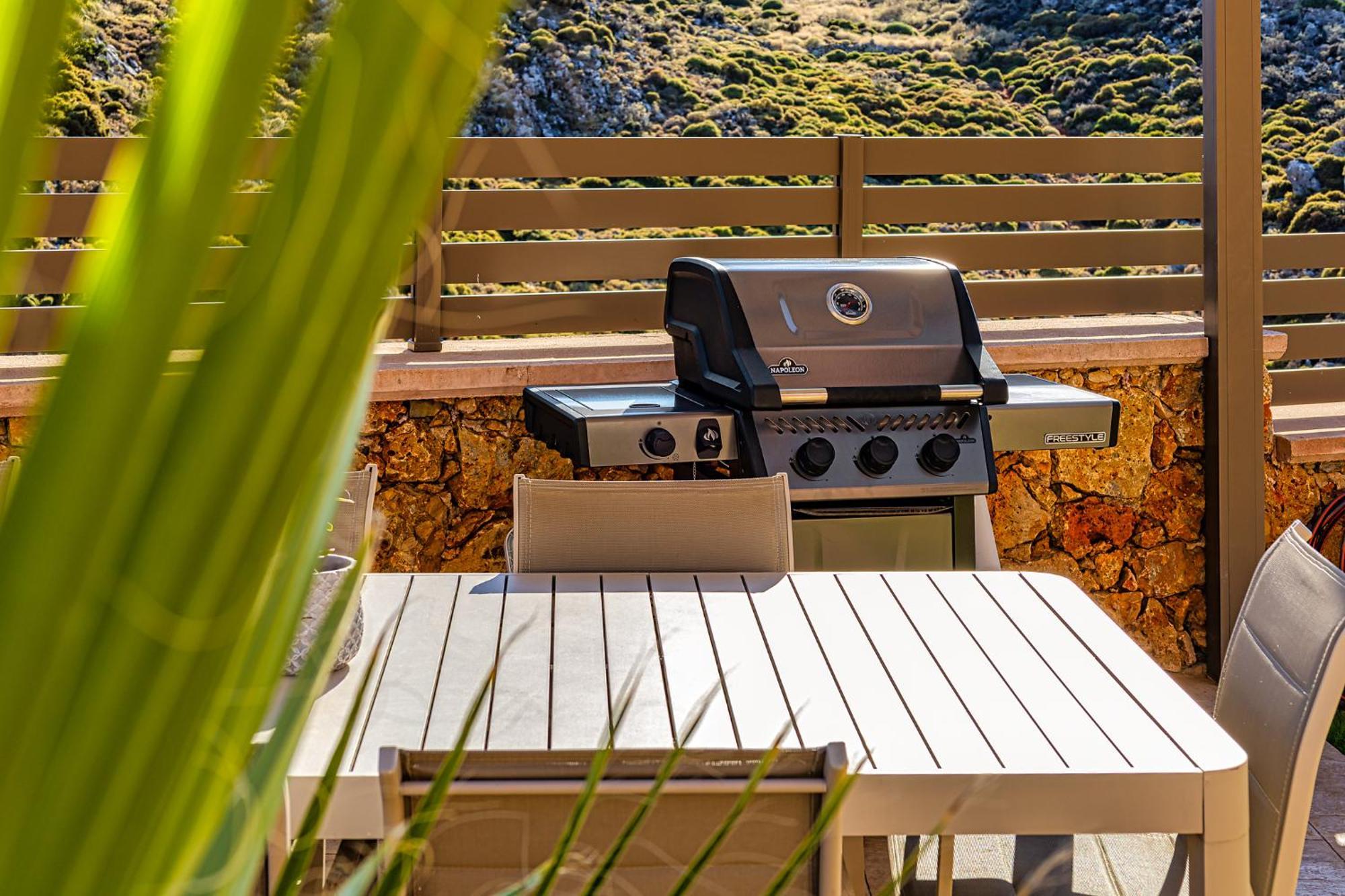 Lia Chania With Private Ecologic Pool And Amazing View!