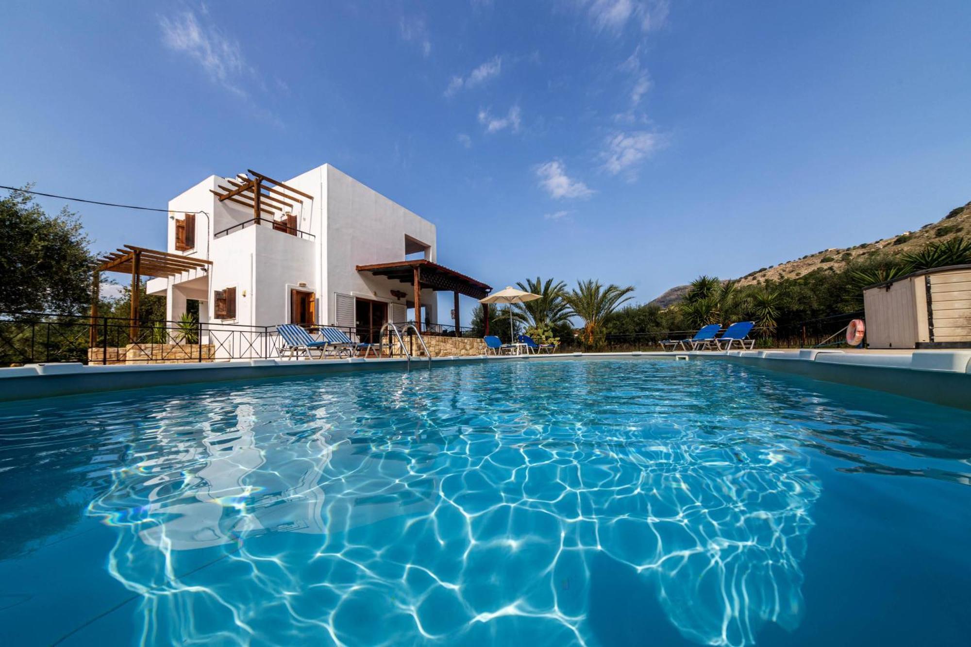 Villa Asteria Not Overlooked, 3 Min Drive To *