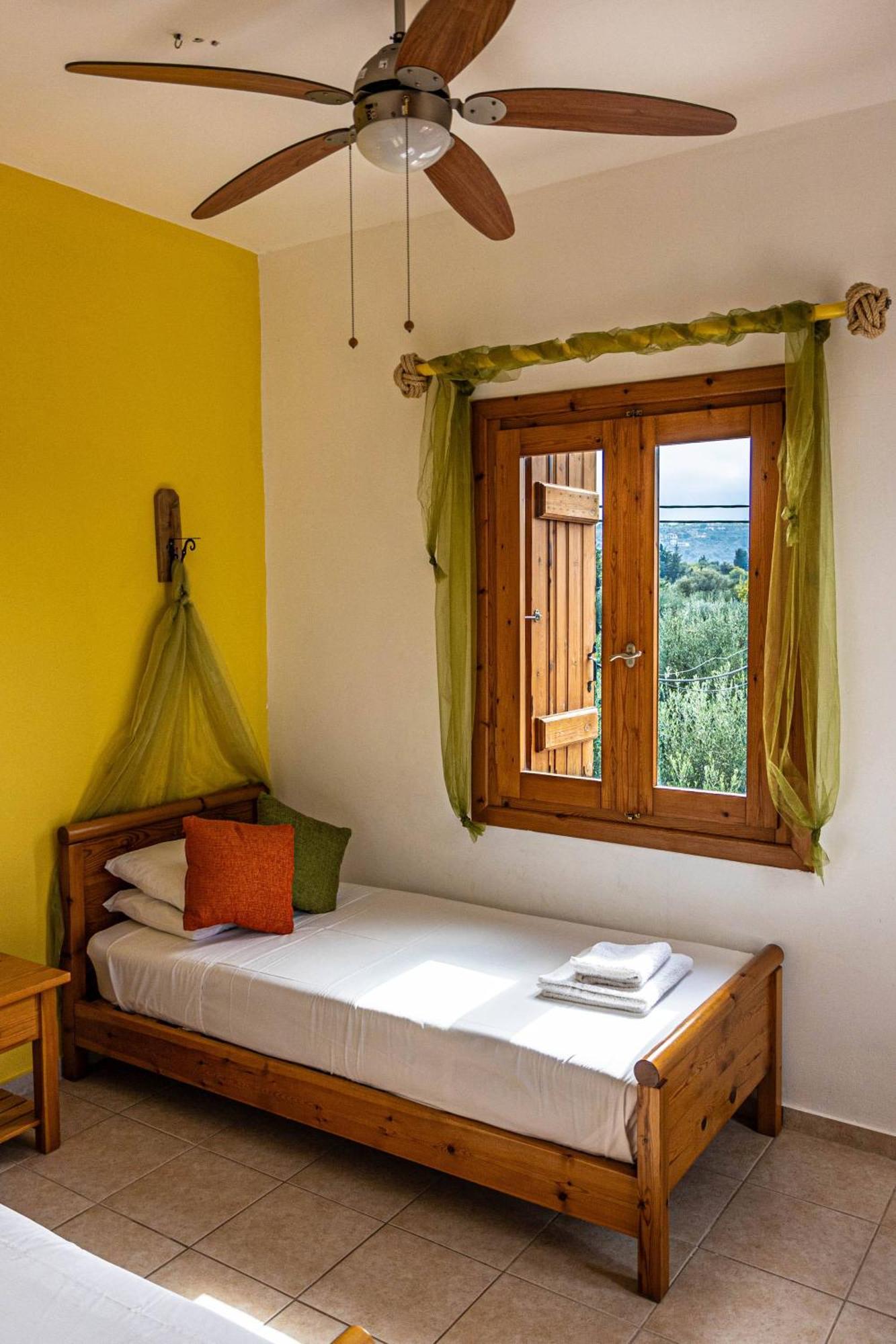 Asteria Not Overlooked, 3 Min Drive To Villa