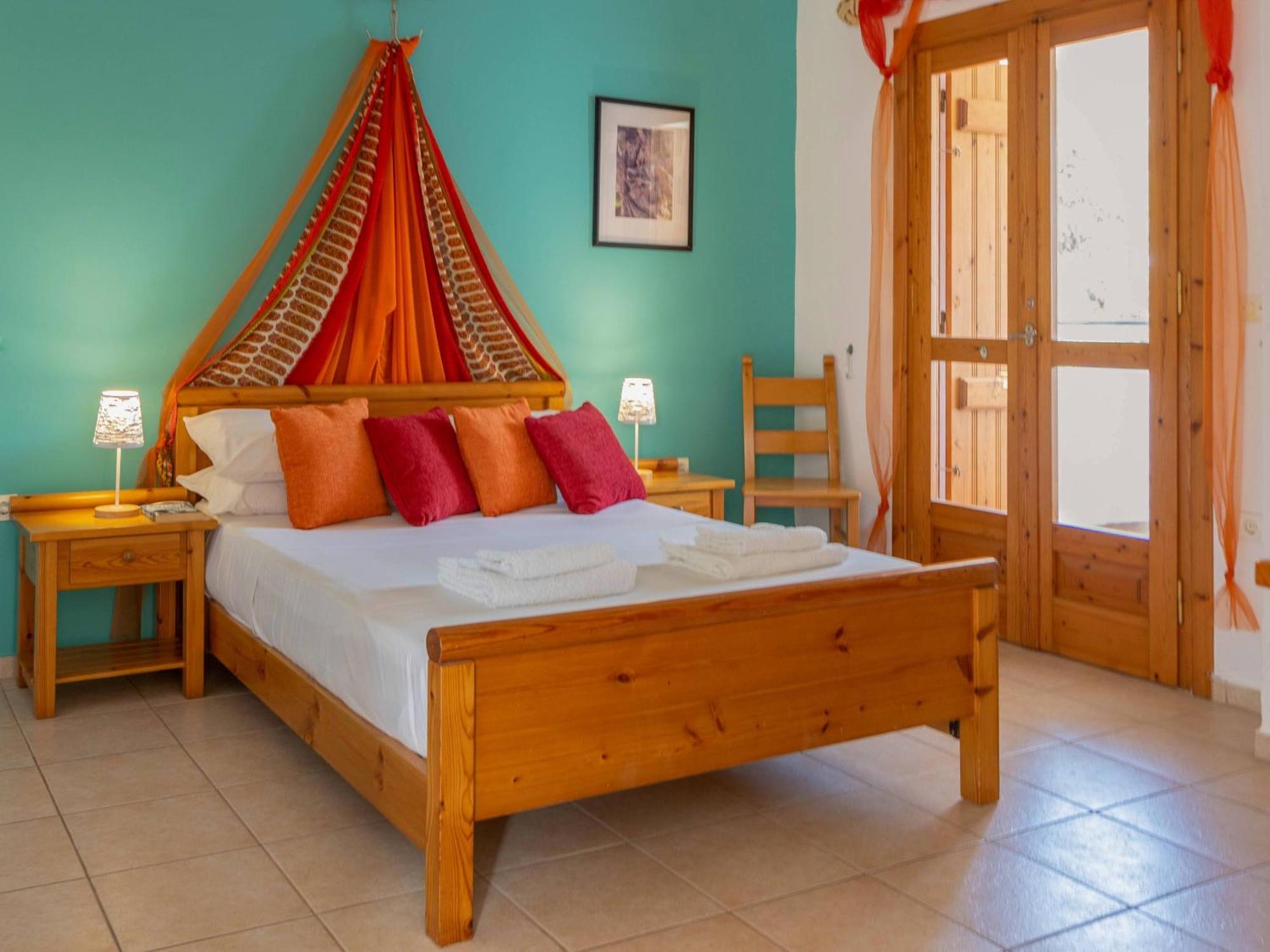 Villa Asteria Not Overlooked, 3 Min Drive To