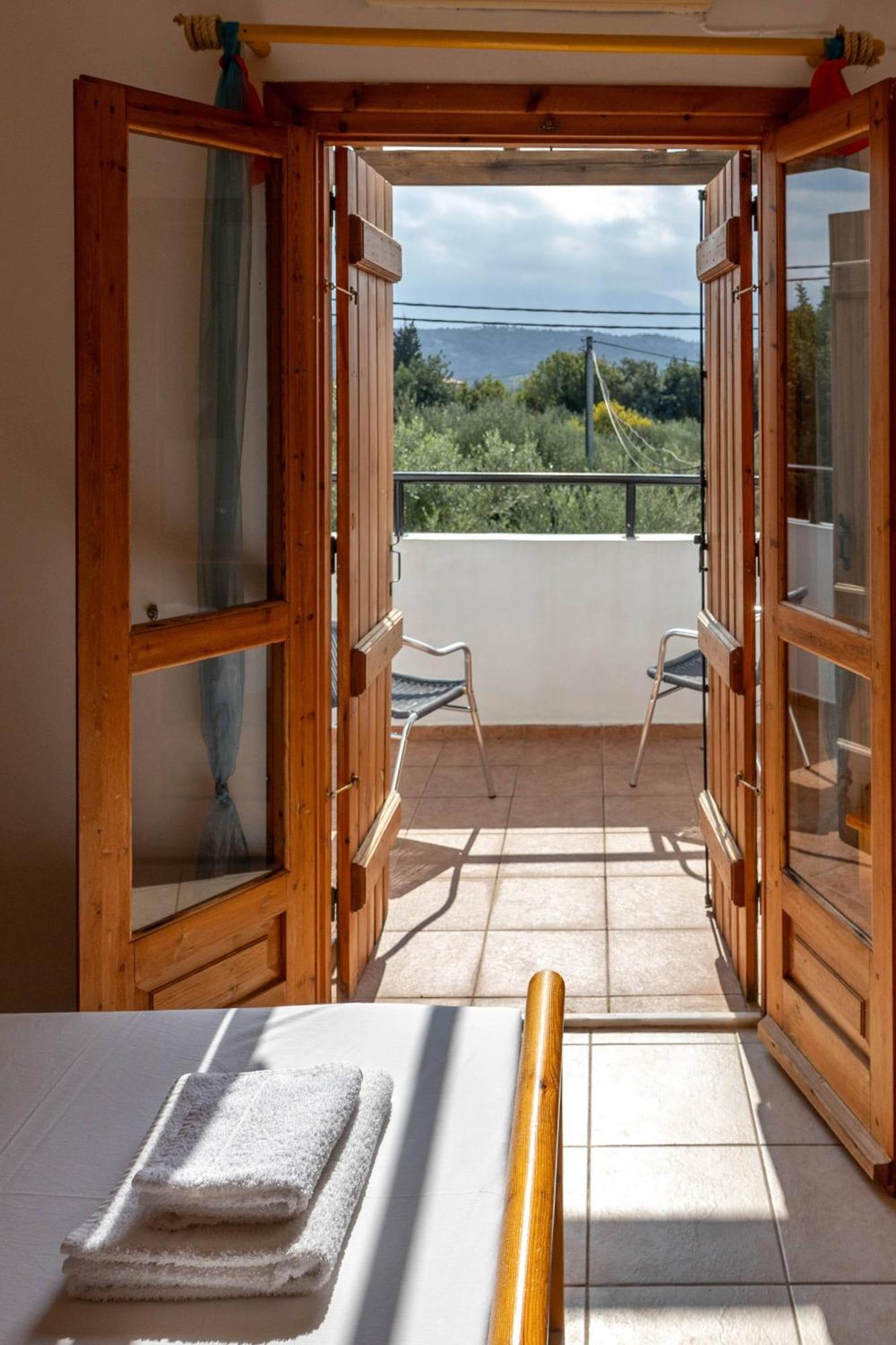 Asteria Not Overlooked, 3 Min Drive To * Chania (Crete)