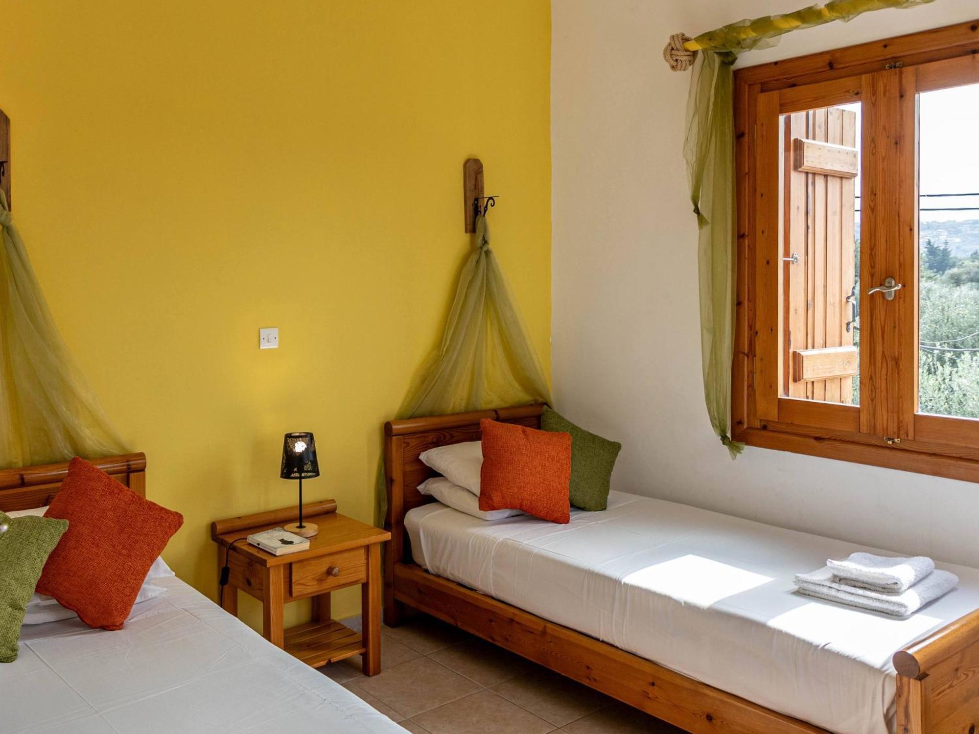 Asteria Not Overlooked, 3 Min Drive To *