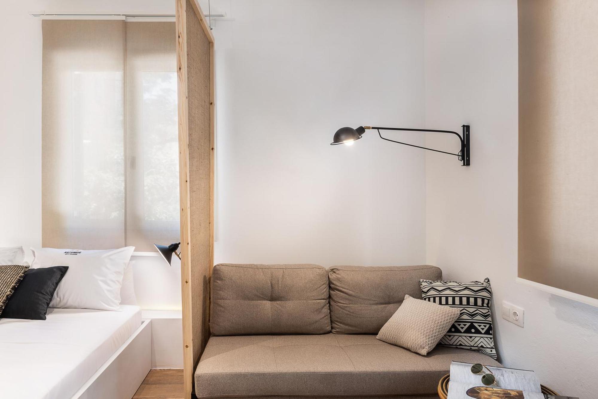 Artemide Places- Petite *