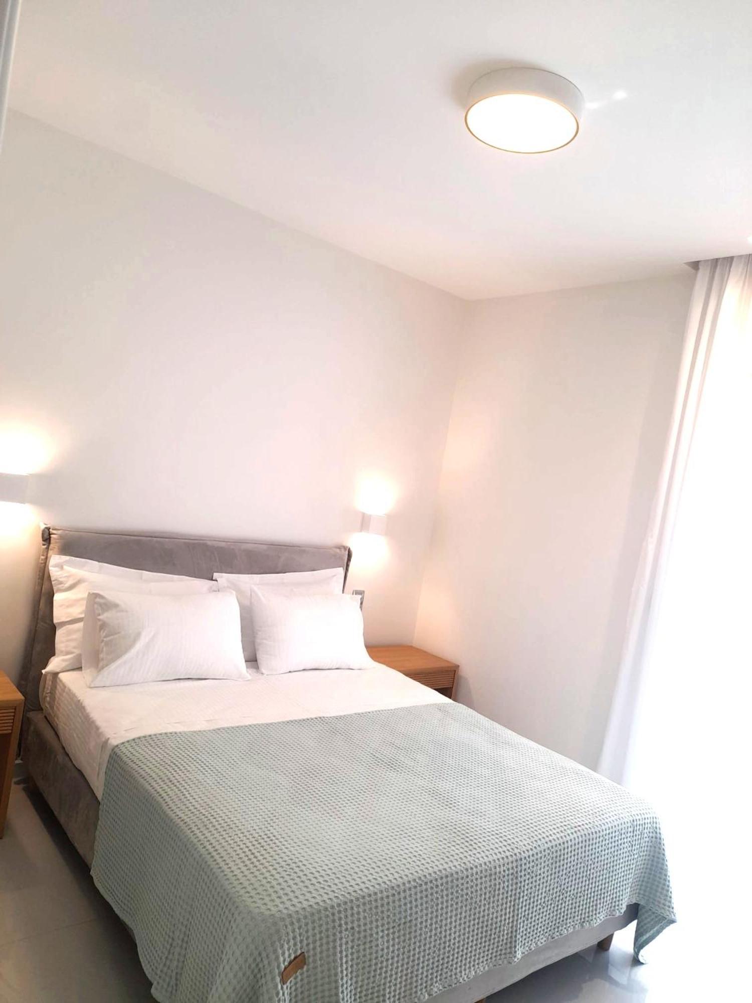 White Dome Apartment *