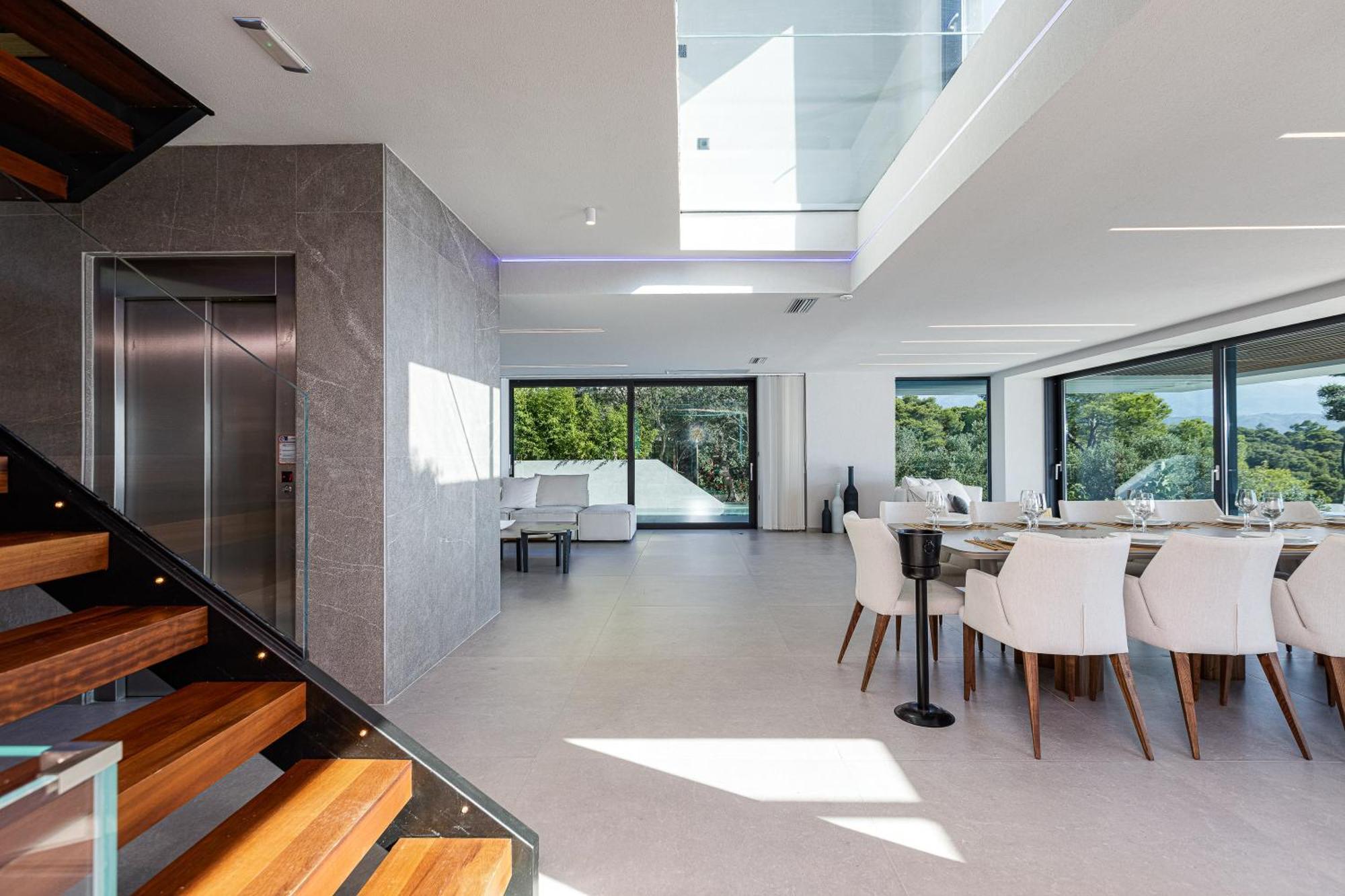 Cavo Dago Villa *