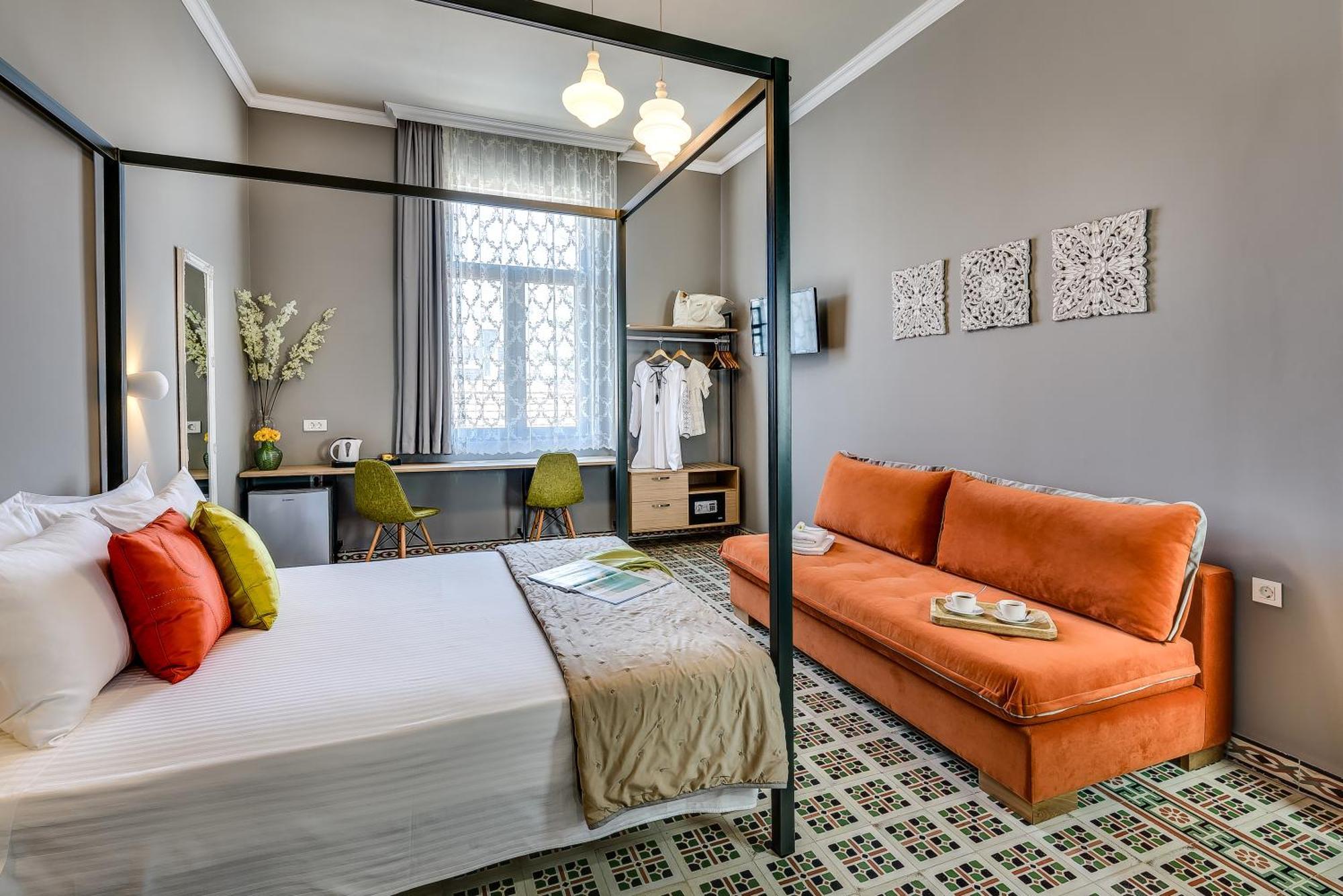 Mosaic Aparthotel