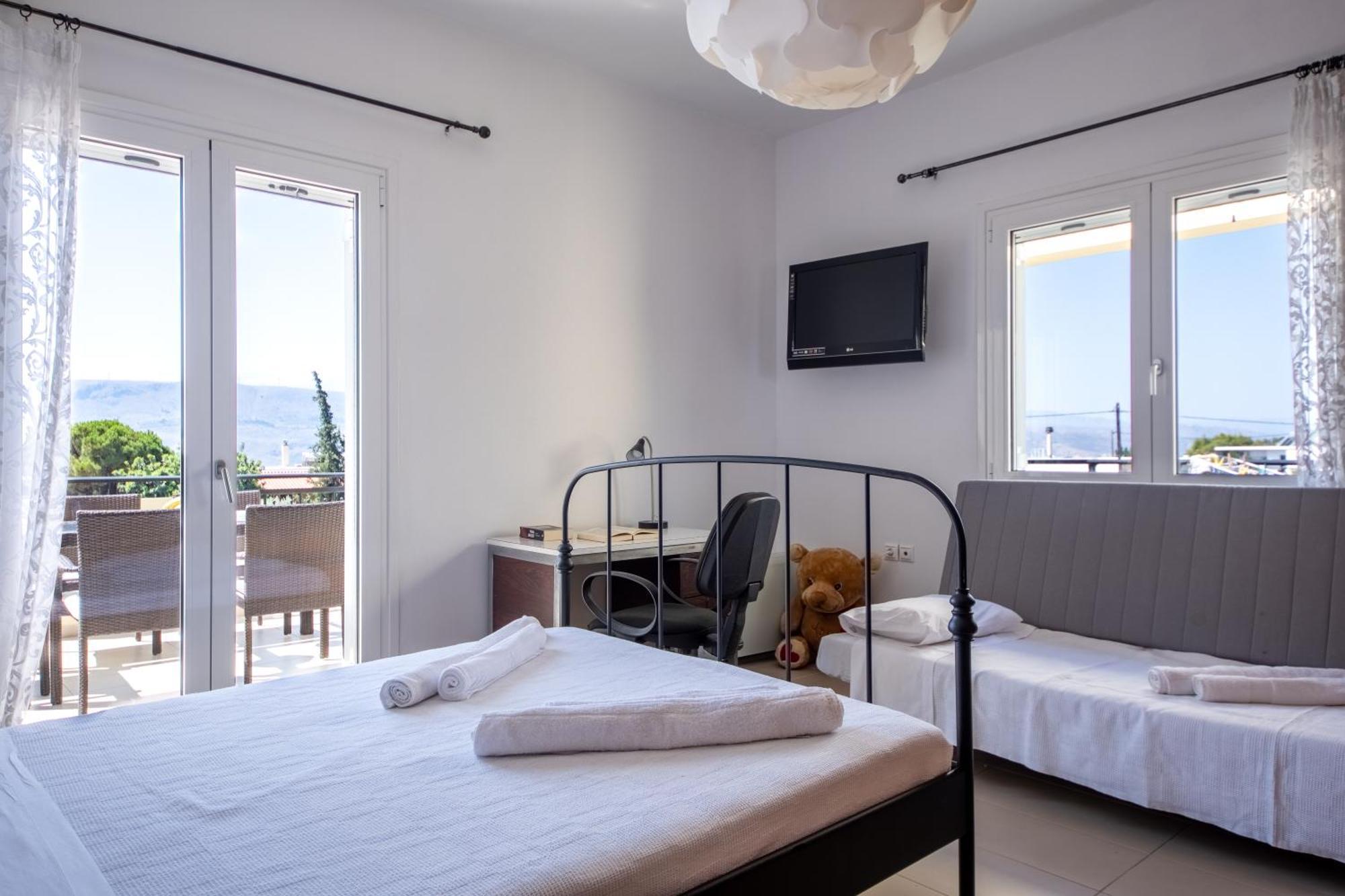 Souda Bay View With Private Pool Near Chania Chania (Crete)