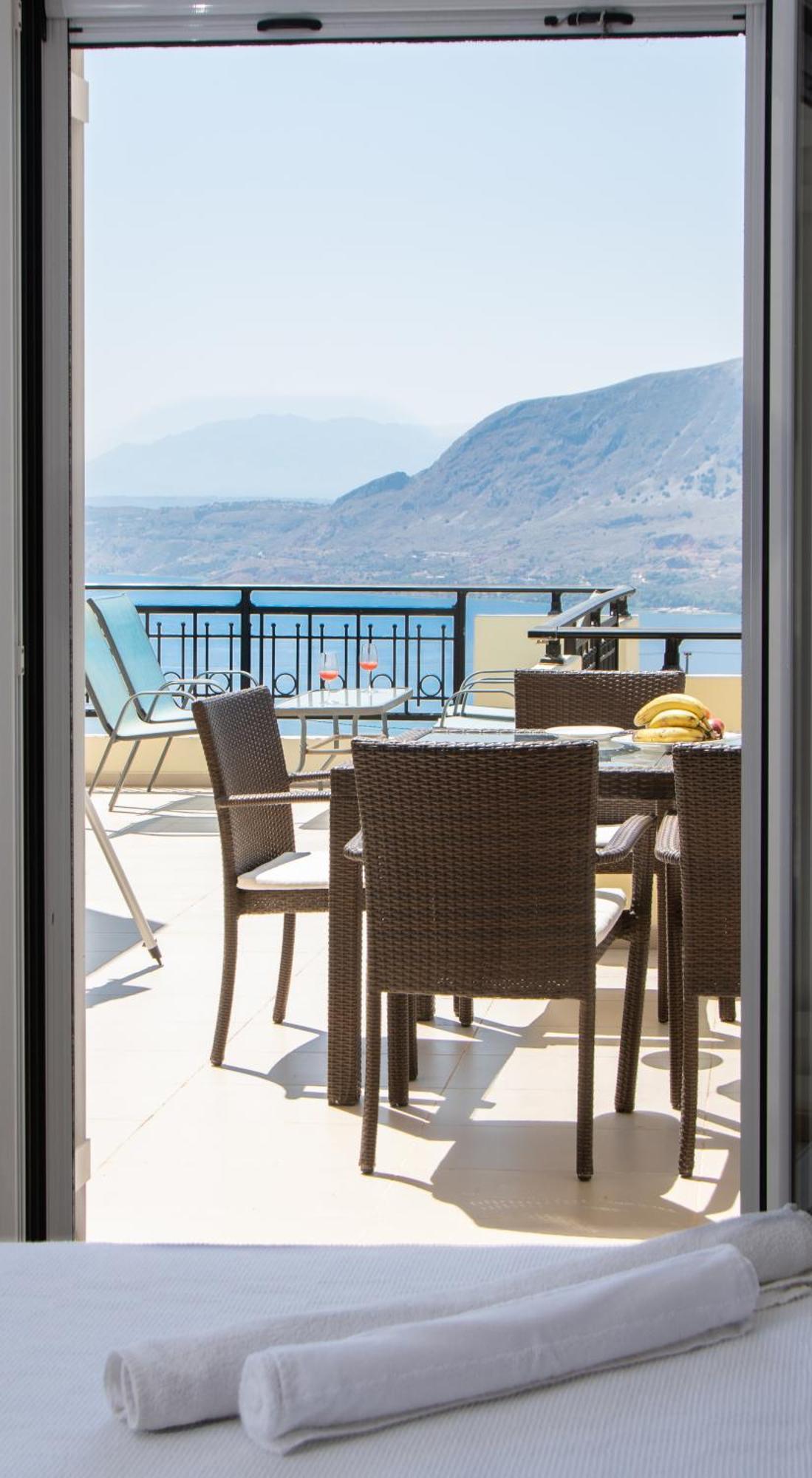 Souda Bay View With Private Pool Near Chania * Chania (Crete)