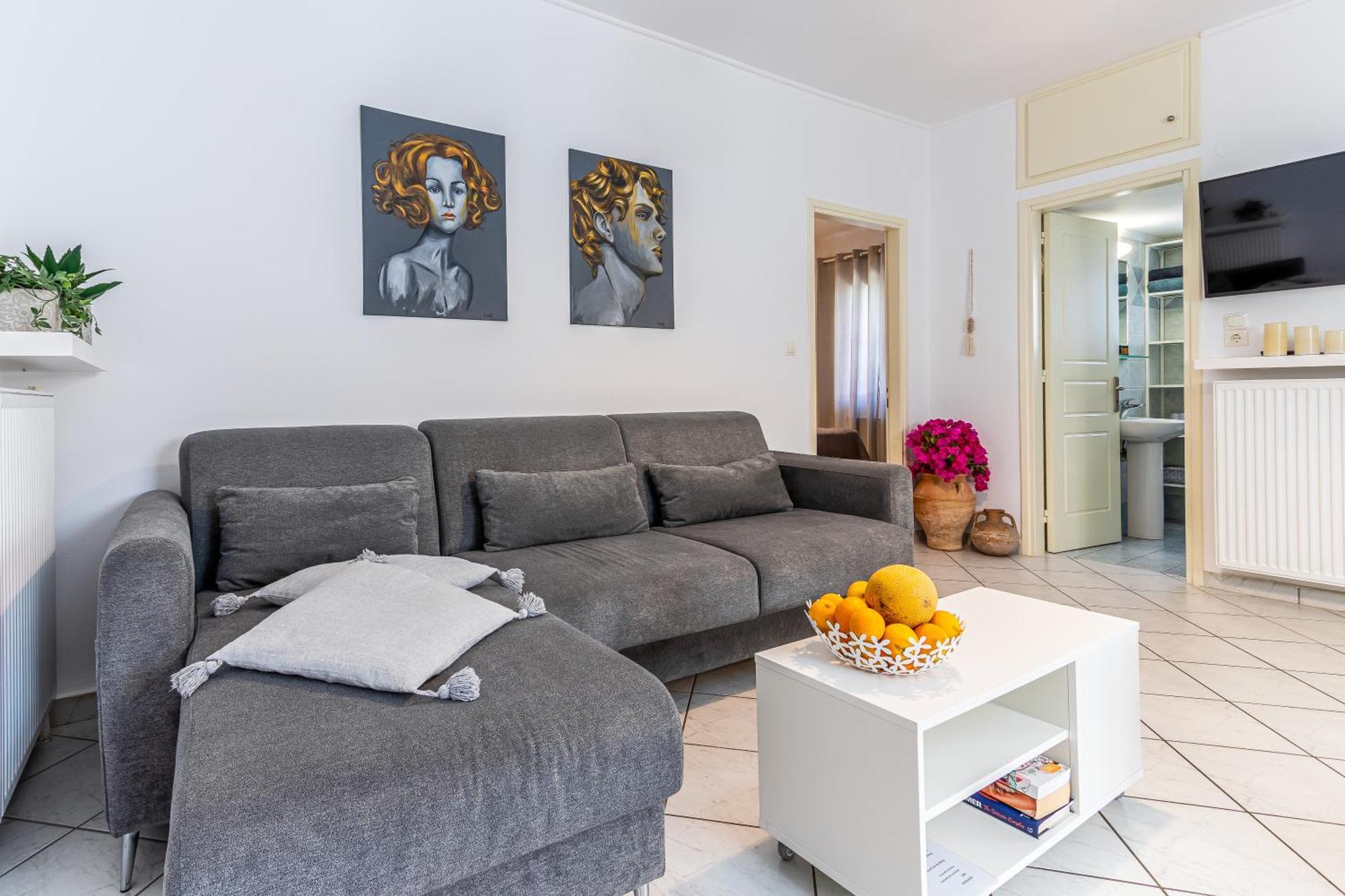 Easy Living * Chrissi Akti Chania