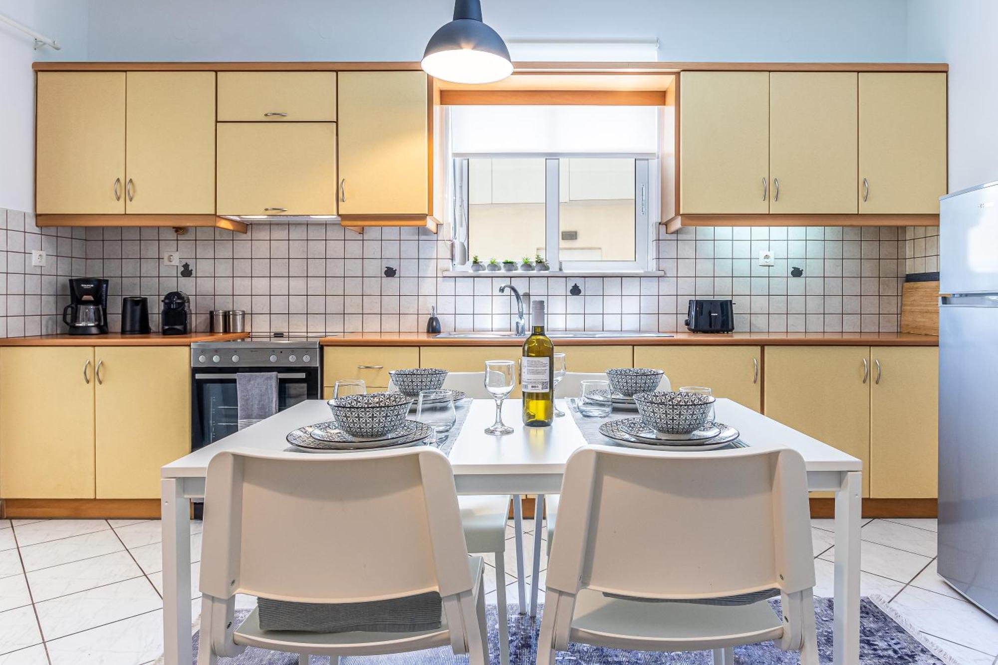 Easy Living * Chrissi Akti Chania