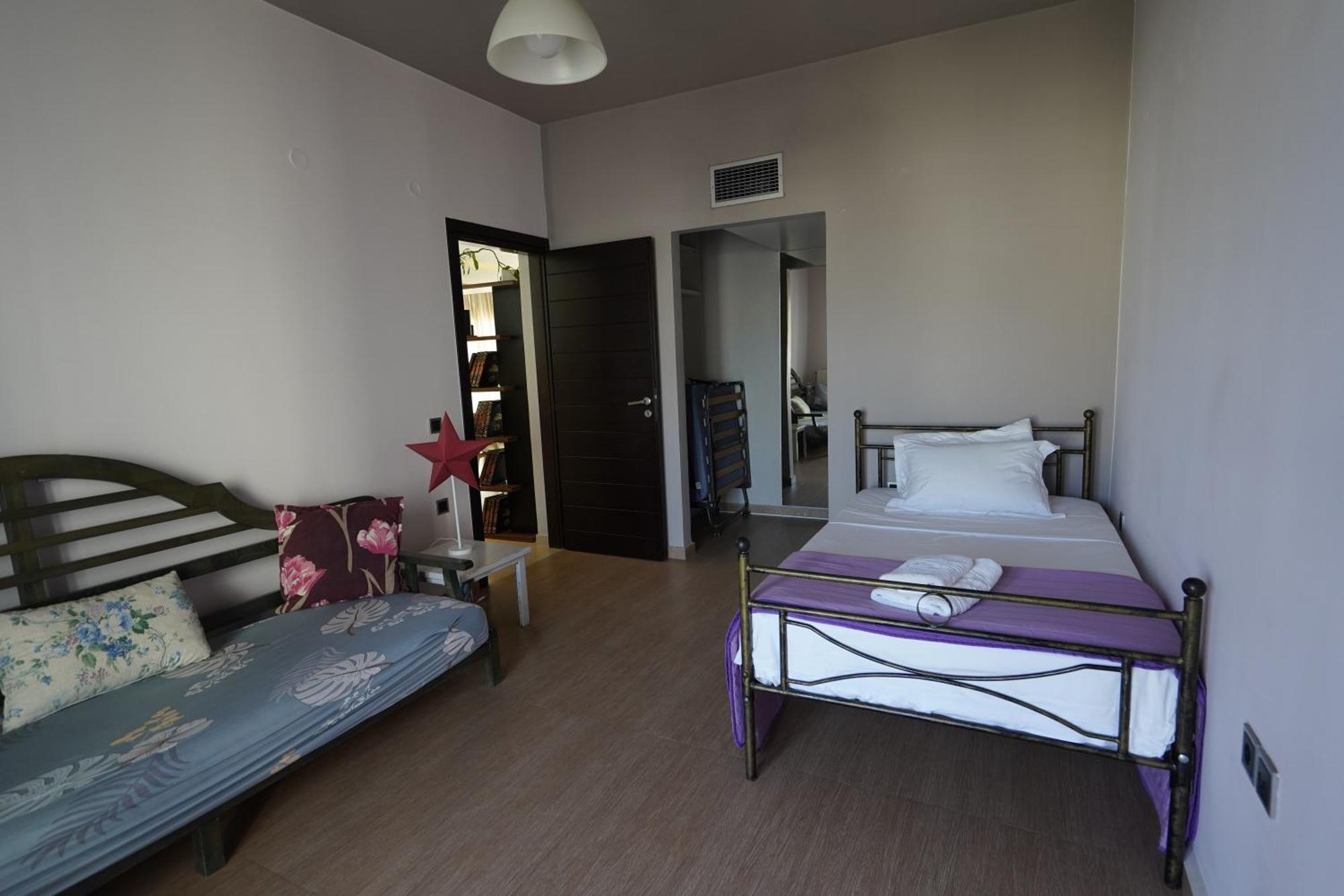 Zoe' S Place In Chania *