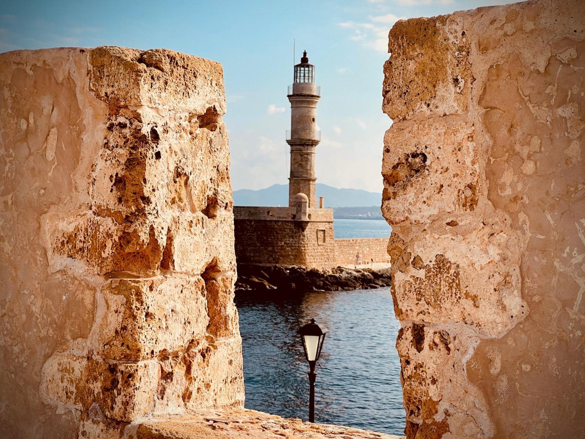 Hotel Casa Delfino & Chania (Crete)