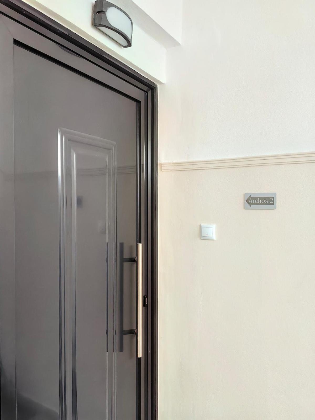 Archo's 2 Smart Location, Private Parking Apartment *