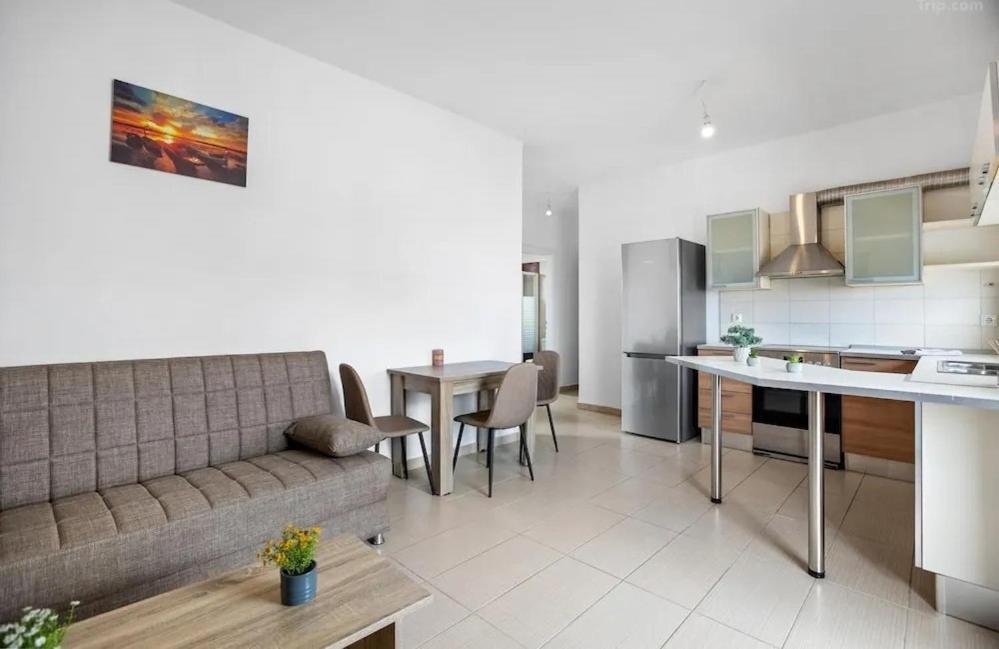 Iriana's In Center Apartamento Chrissi Akti Chania