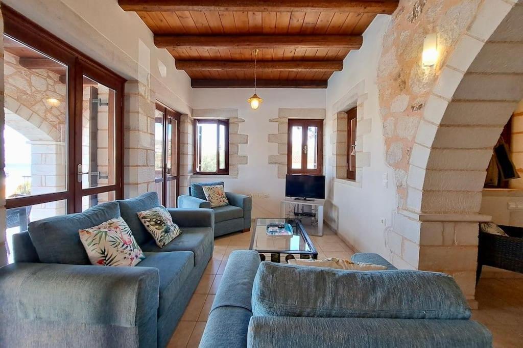 Anais Charming Stone House *