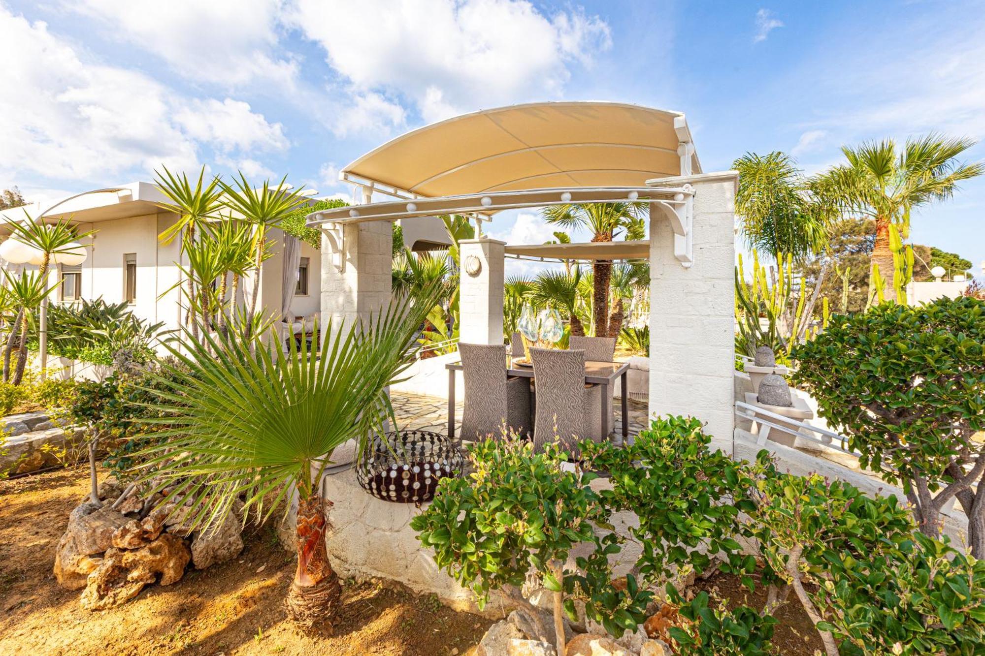 Renas Secret Garden House *