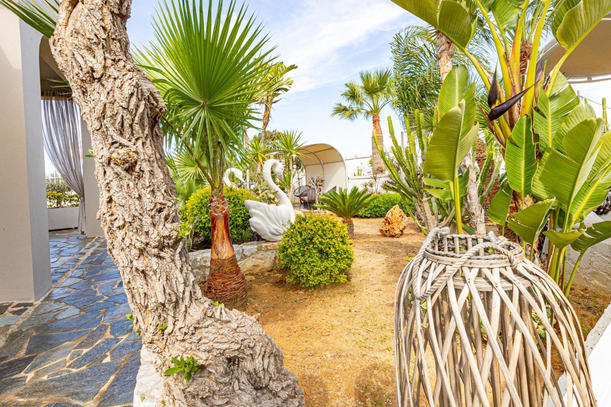 Renas Secret Garden House Holiday home *