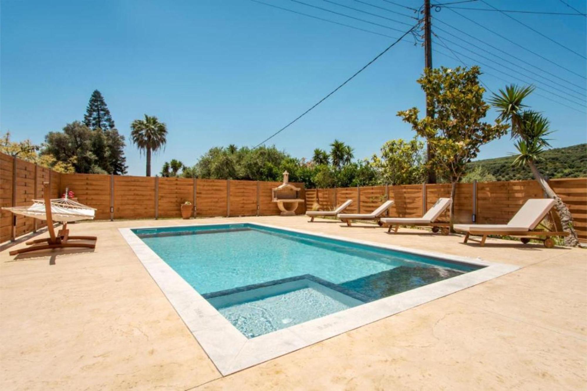 Villa Avocado *