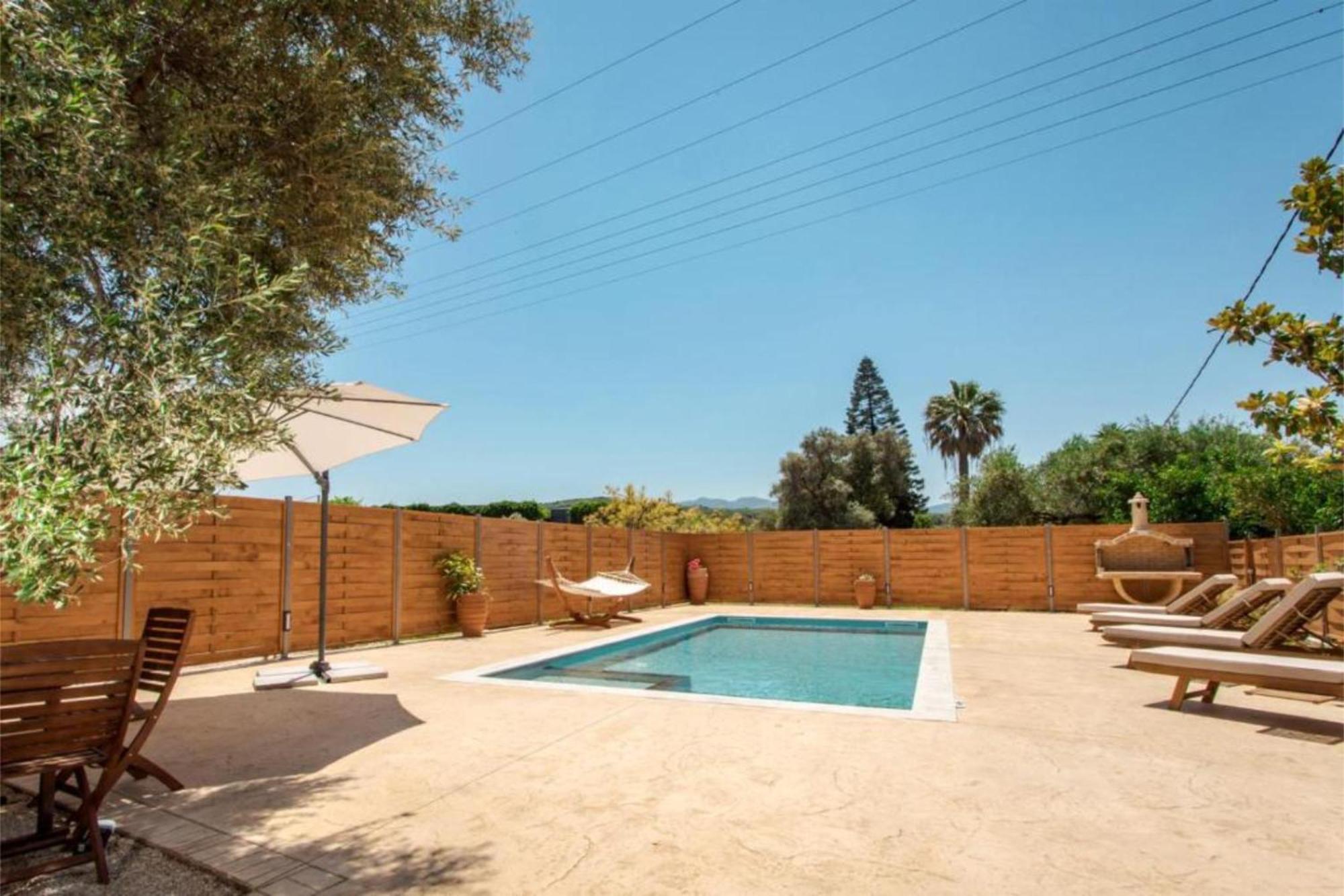 Villa Avocado *