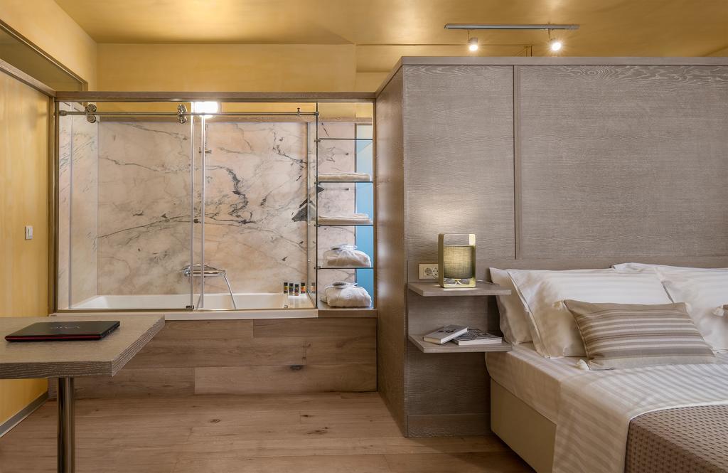 Luxury Pool House In Chania Chrissi Akti Chania