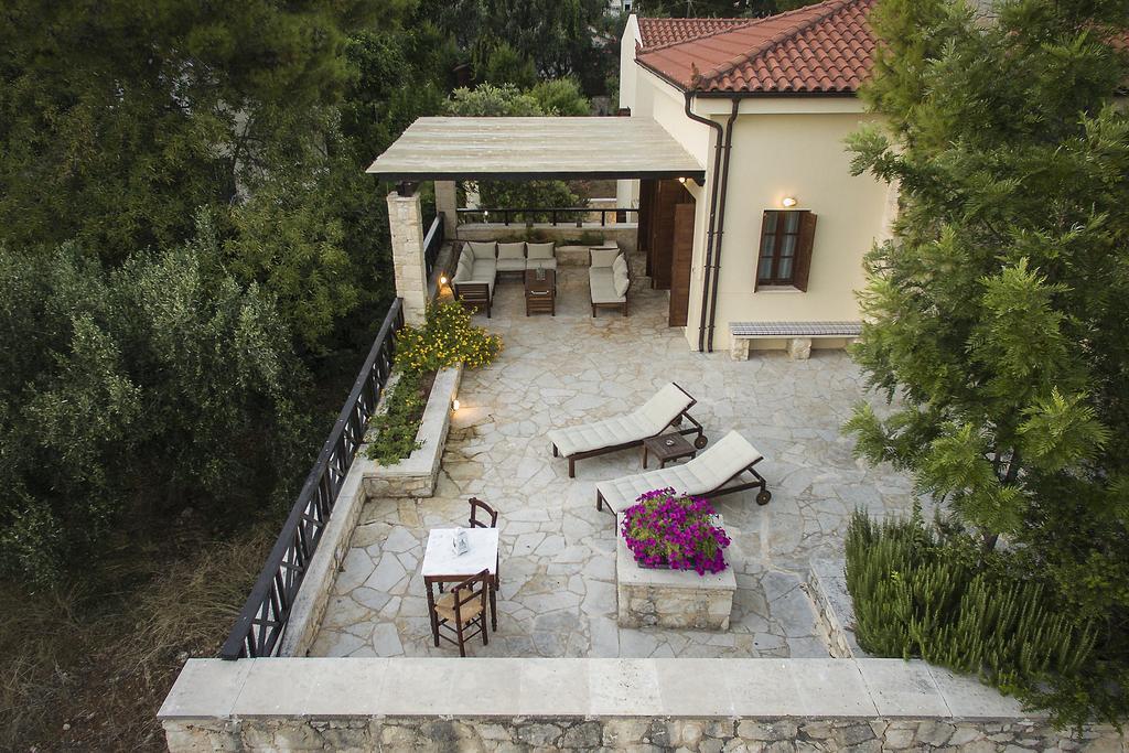 Villa Koukounari Luxury