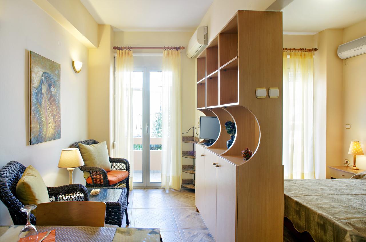 Stam's Paradise Apartment *