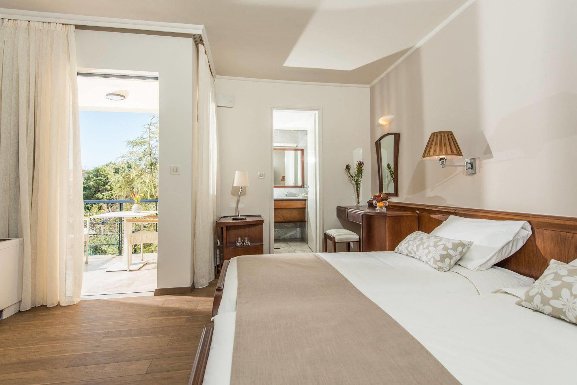 Avra Boutique Hotel 4*