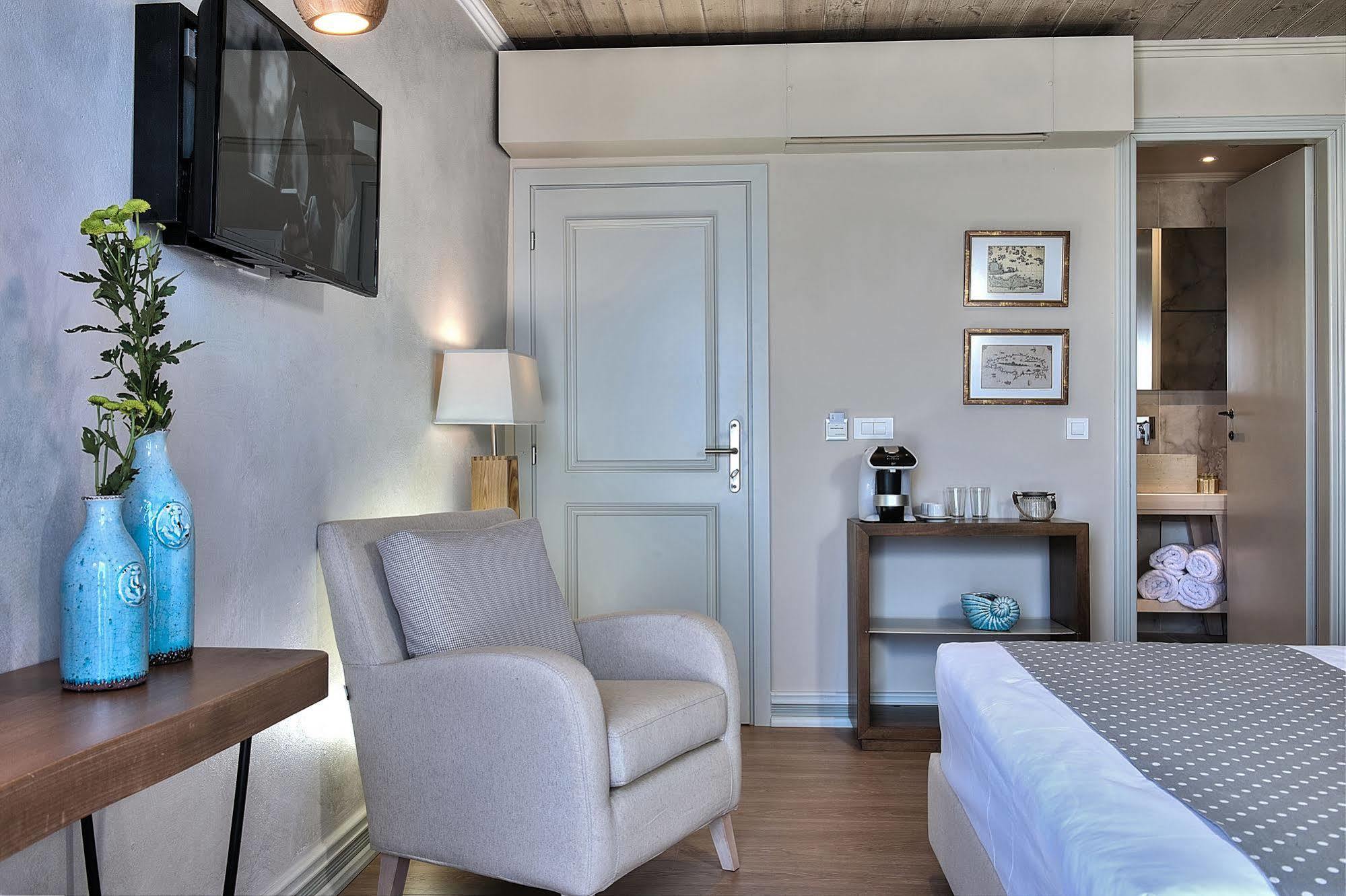 Elia Zampeliou Hotel (Adults Only) 3*