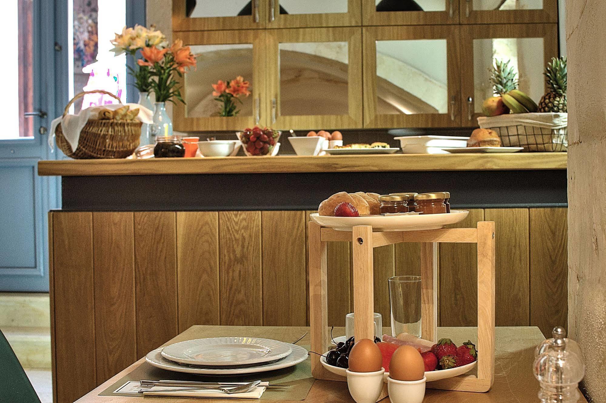 Elia Zampeliou Hotel (Adults Only)