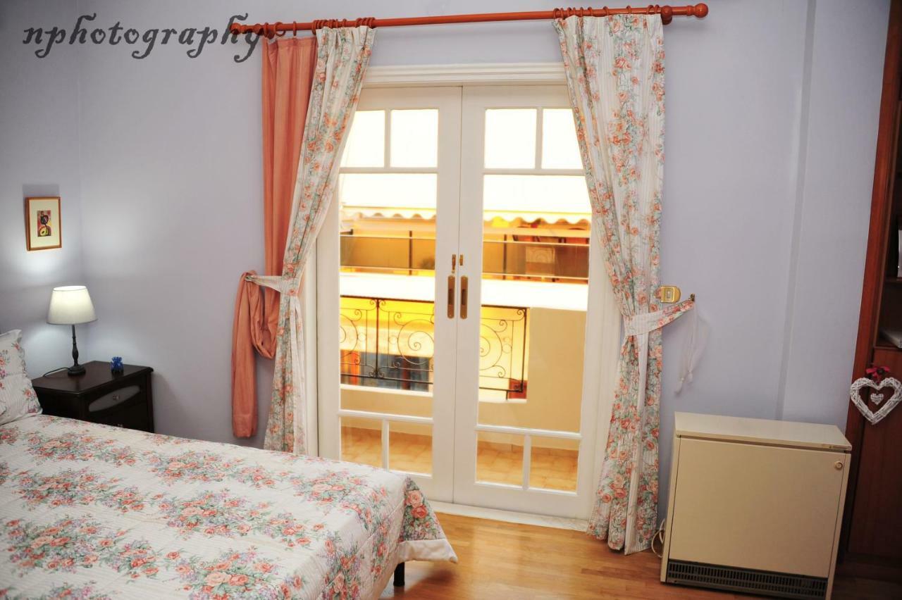 Alexandra's Art Apartment *