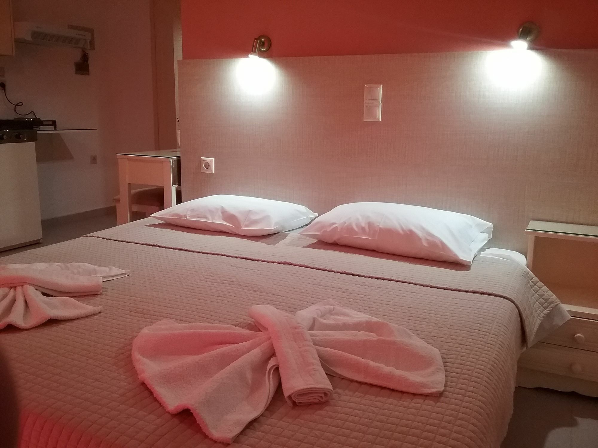 Ilona Apartment *