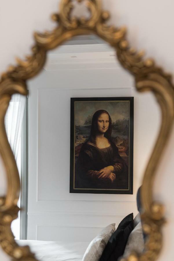 Hotel Canvas 1
