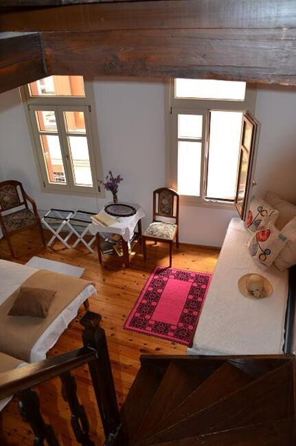 Myron House Apartment *