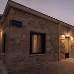 Reina House