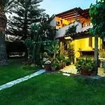 Effie Beach Front Apartment With Pool