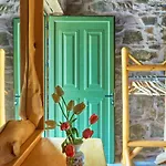 Authentic Cottage In A Heaven Of Natural Beauty