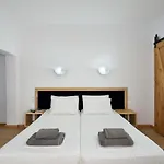 Urban Studios Manos