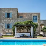 Beachfront Villa Turquoise With Private Pool, Bbq And Ping Pong Table